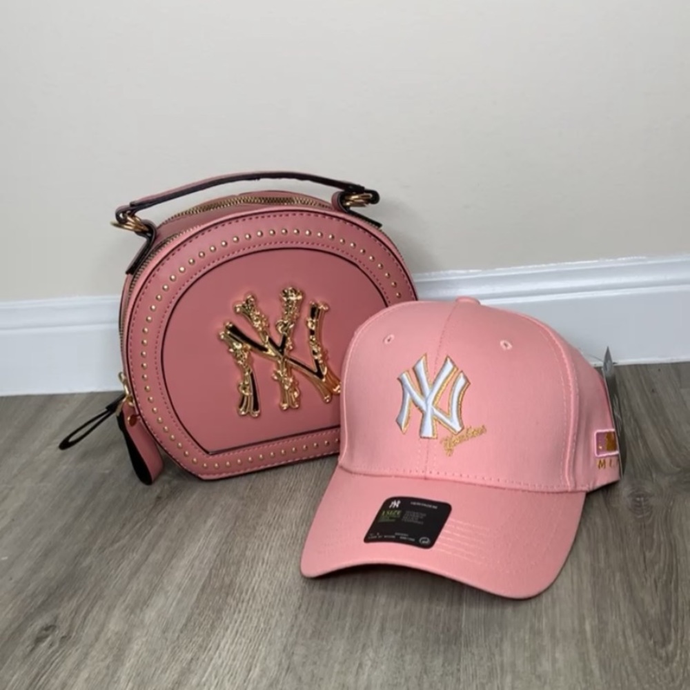Ny purse and hat